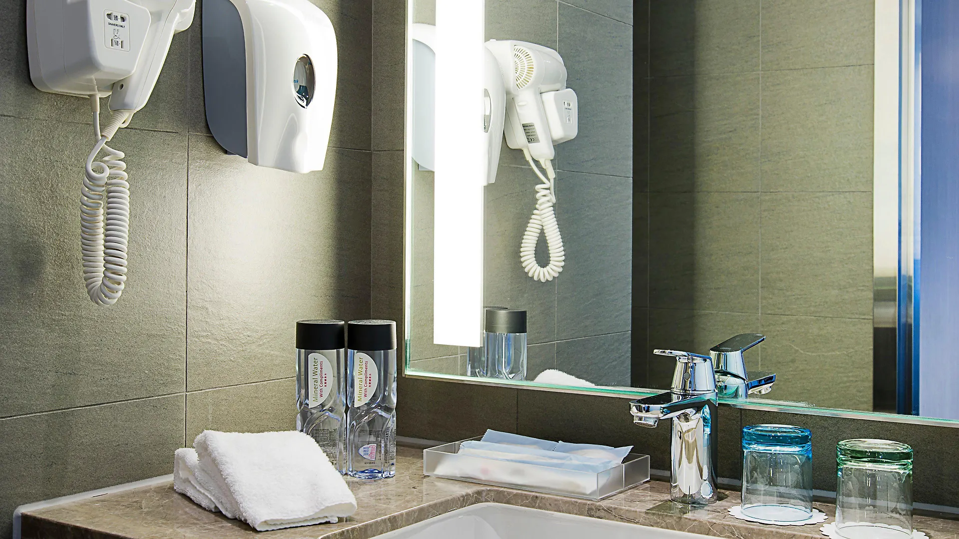 Holiday Inn Express Hong Kong Mongkok By Ihg Hotel