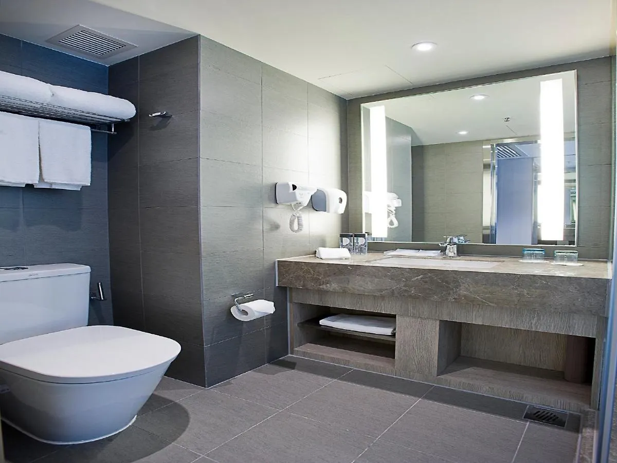 Holiday Inn Express Hong Kong Mongkok By Ihg Hotel