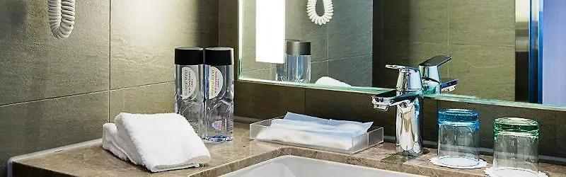 Holiday Inn Express Hong Kong Mongkok By Ihg 3*,