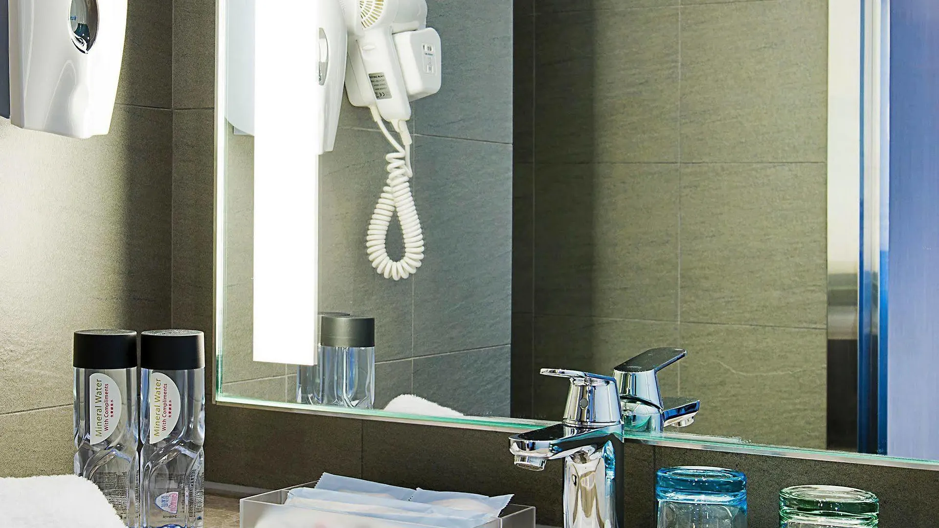 Holiday Inn Express Hong Kong Mongkok By Ihg Hotel